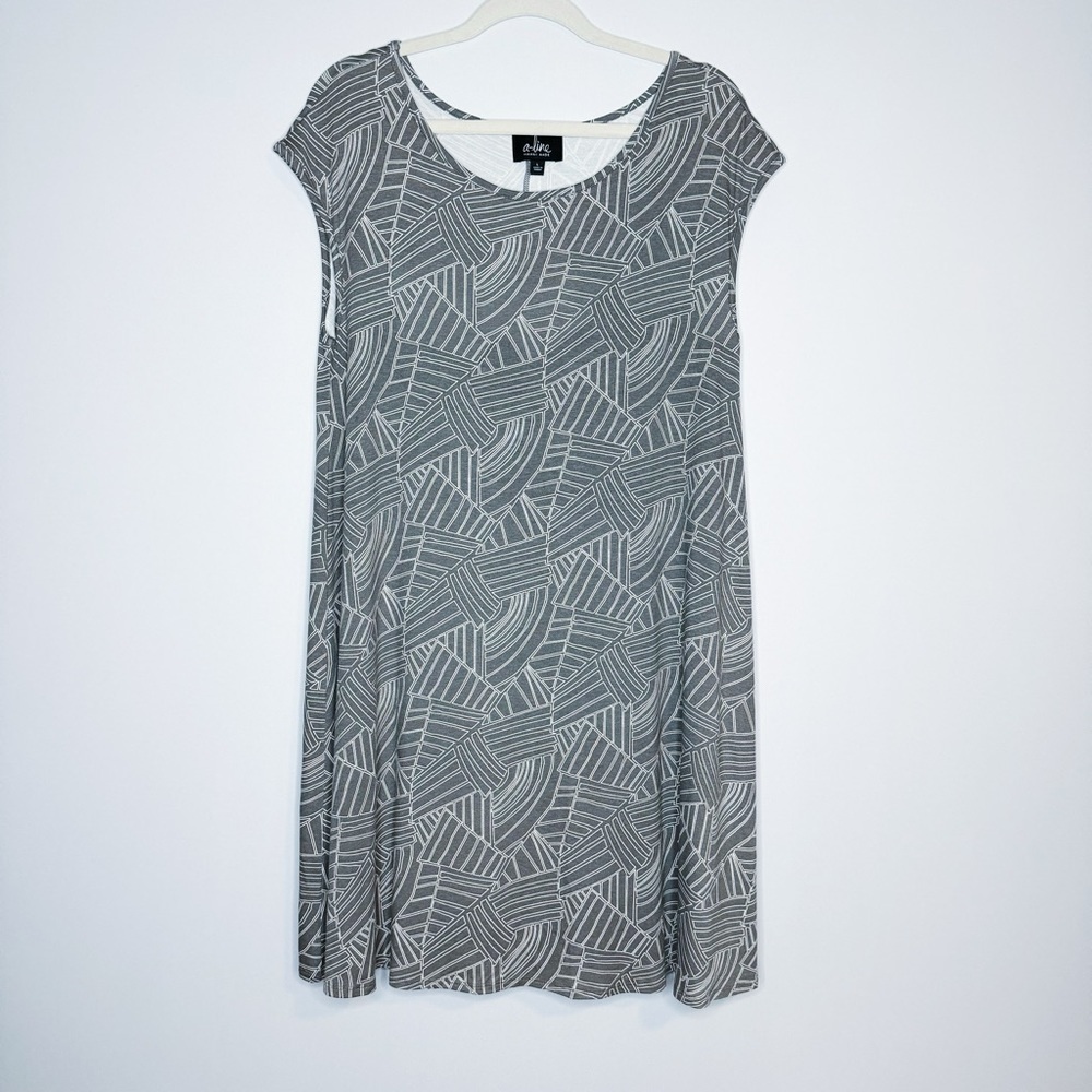 a-line Hawaii - Grey and White Printed Dress